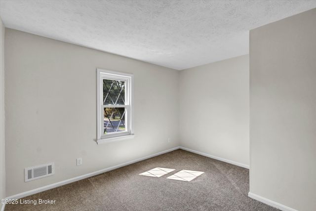 1408 Gutford Rd, Clarksville, IN 47129