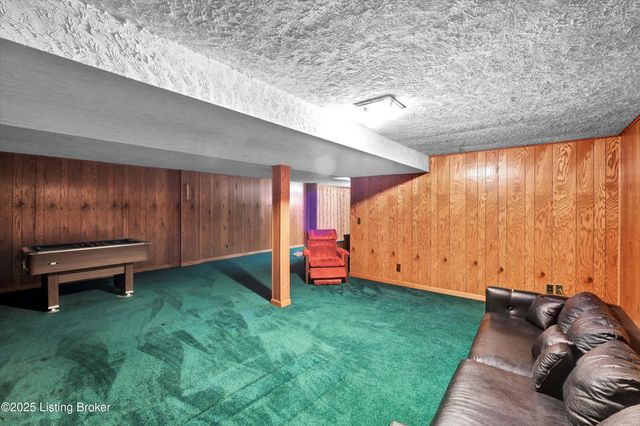 1408 Gutford Rd, Clarksville, IN 47129