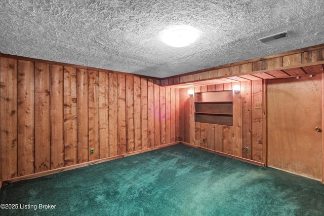 1408 Gutford Rd, Clarksville, IN 47129