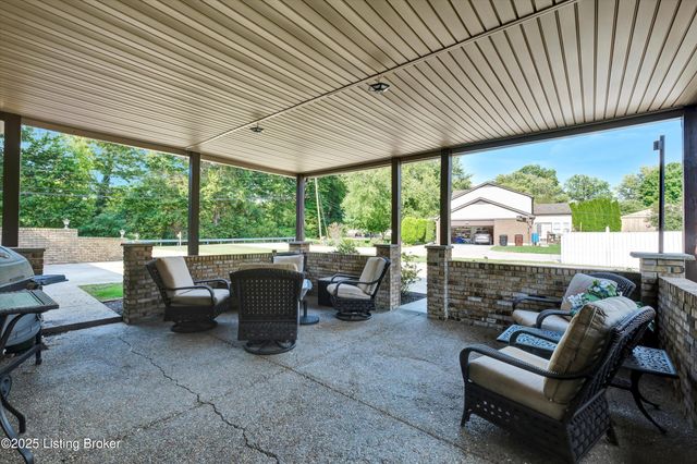 1408 Gutford Rd, Clarksville, IN 47129