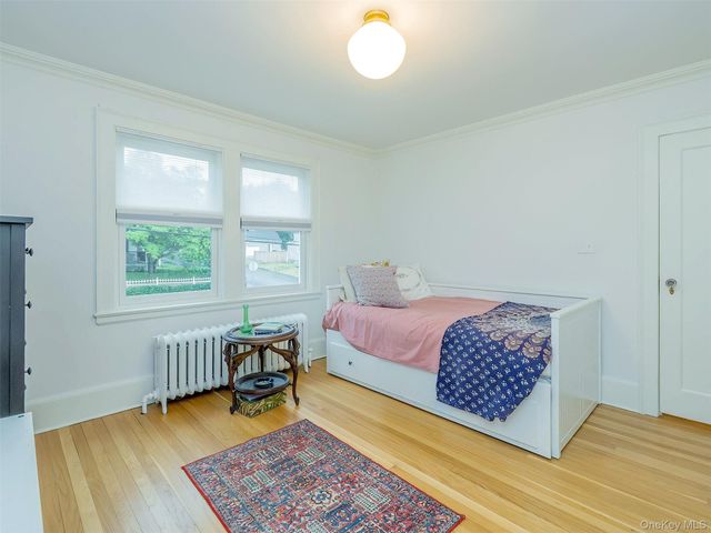 33 Oakland Street, Huntington, NY 11743