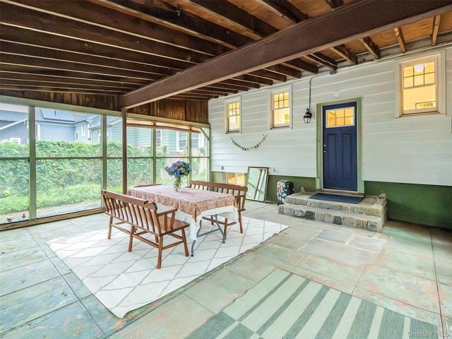 33 Oakland Street, Huntington, NY 11743