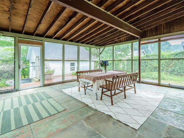 33 Oakland Street, Huntington, NY 11743