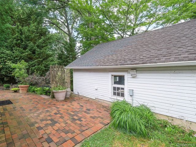 33 Oakland Street, Huntington, NY 11743