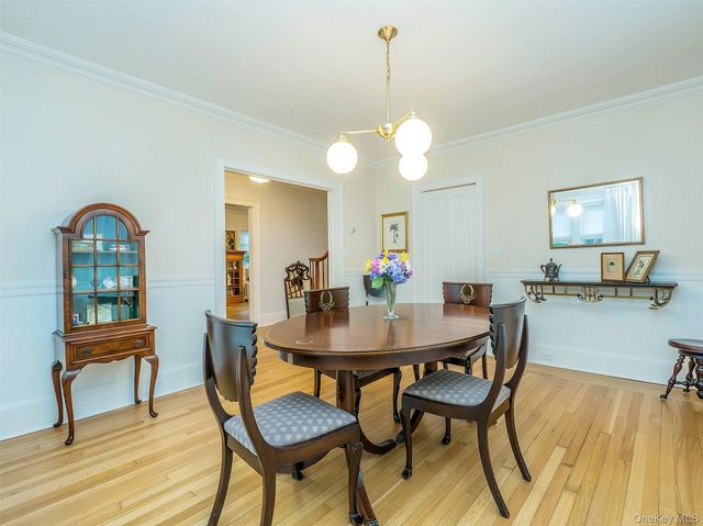 33 Oakland Street, Huntington, NY 11743