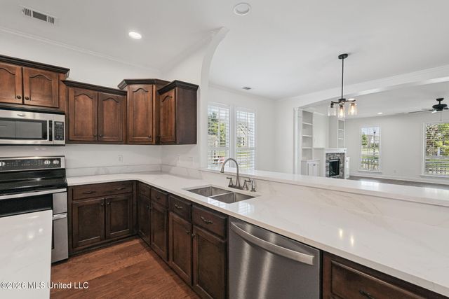 7326 Stone Ridge Drive, Olive Branch, MS 38654
