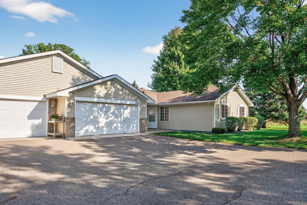 8524 Stratford Lane N, Brooklyn Park, MN 55443