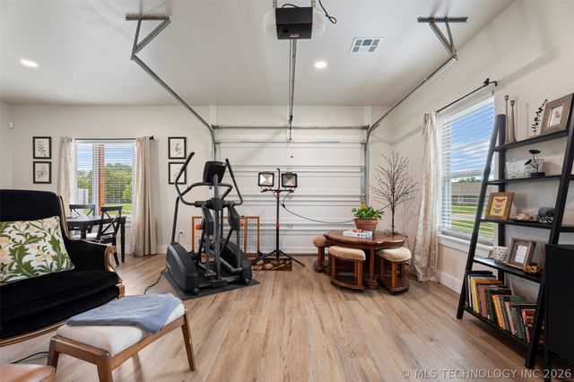 28200 S Hwy 125 70, Afton, OK 74331