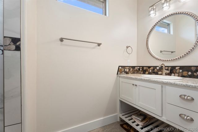 28200 S Hwy 125 70, Afton, OK 74331