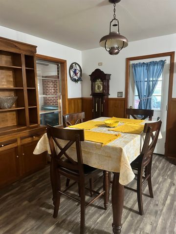 11020 Oak St, Overton, TX 75684