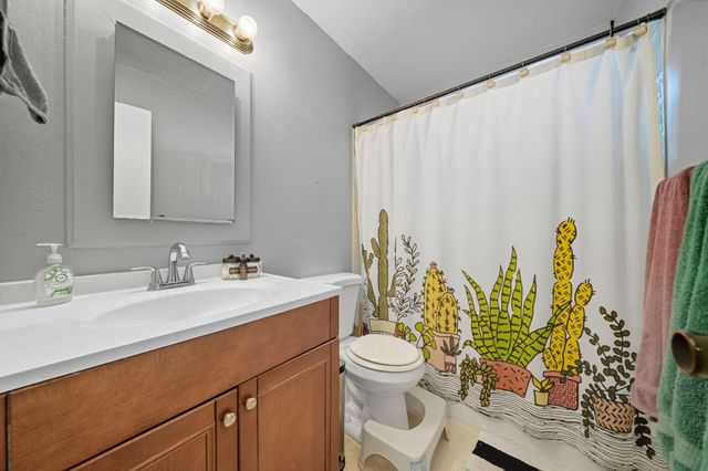 17297 Lassen Avenue, Anderson, CA 96007