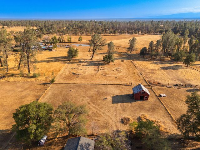 17297 Lassen Avenue, Anderson, CA 96007