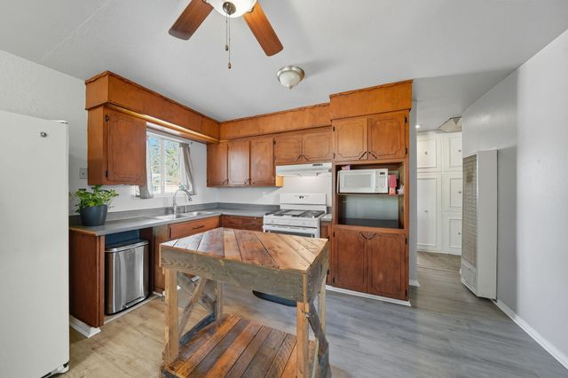 17297 Lassen Avenue, Anderson, CA 96007