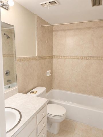 2050 Oleander Boulevard 1-105, Fort Pierce, FL 34950