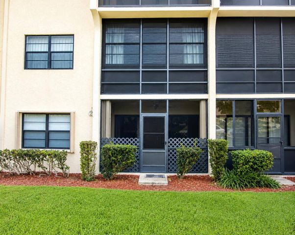 2050 Oleander Boulevard 1-105, Fort Pierce, FL 34950