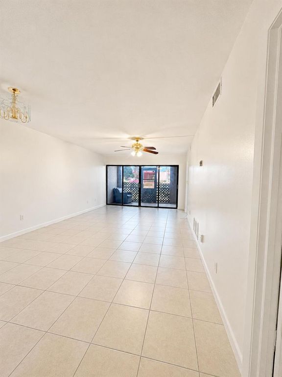 2050 Oleander Boulevard 1-105, Fort Pierce, FL 34950