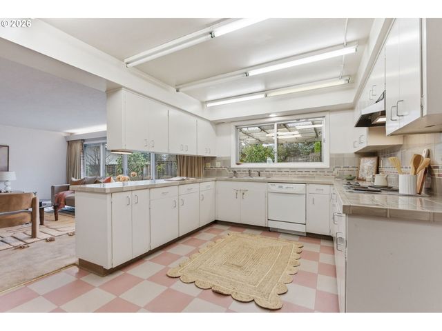 9145 Sw ALPINE Ter, Portland, OR 97225