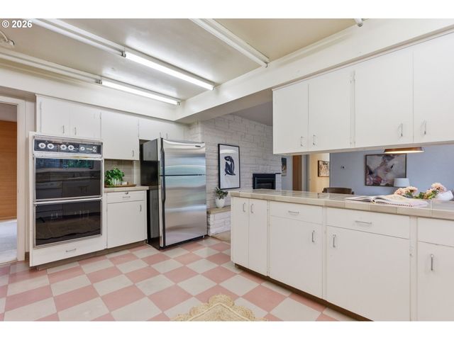 9145 Sw ALPINE Ter, Portland, OR 97225