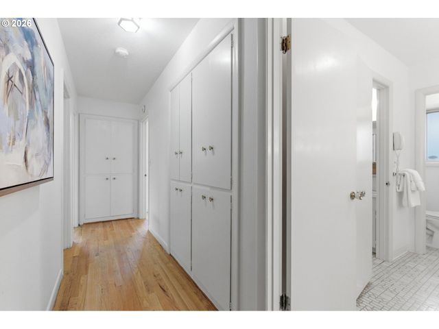 9145 Sw ALPINE Ter, Portland, OR 97225