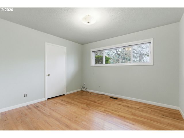 9145 Sw ALPINE Ter, Portland, OR 97225