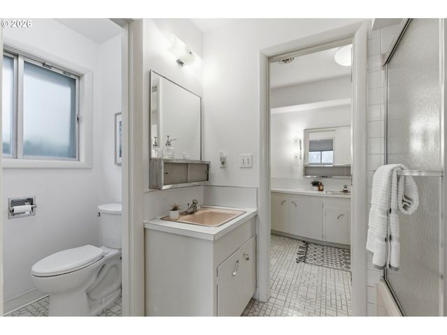 9145 Sw ALPINE Ter, Portland, OR 97225