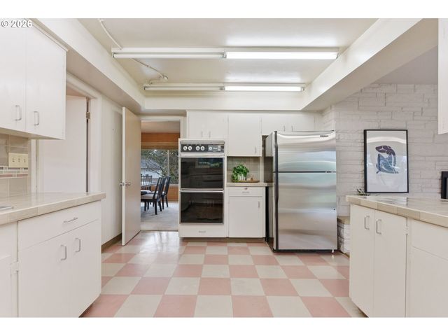 9145 Sw ALPINE Ter, Portland, OR 97225