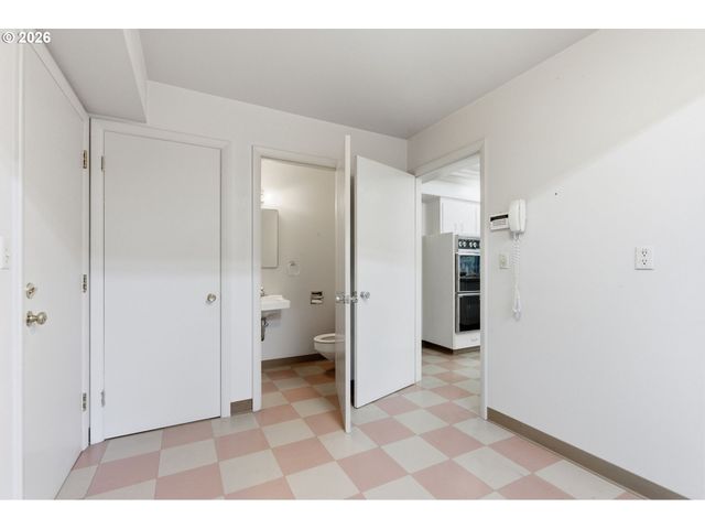 9145 Sw ALPINE Ter, Portland, OR 97225