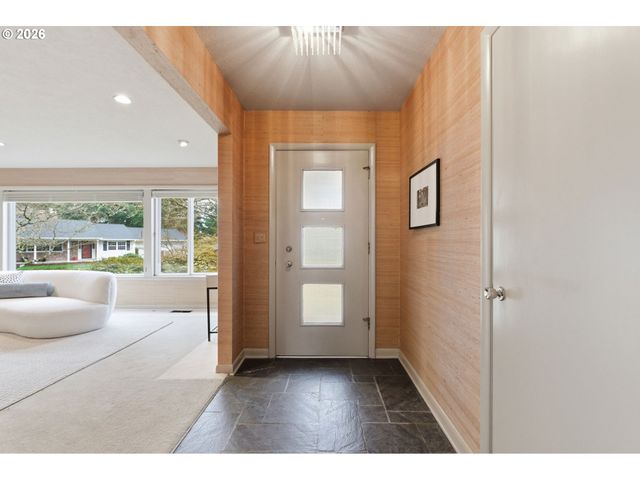 9145 Sw ALPINE Ter, Portland, OR 97225