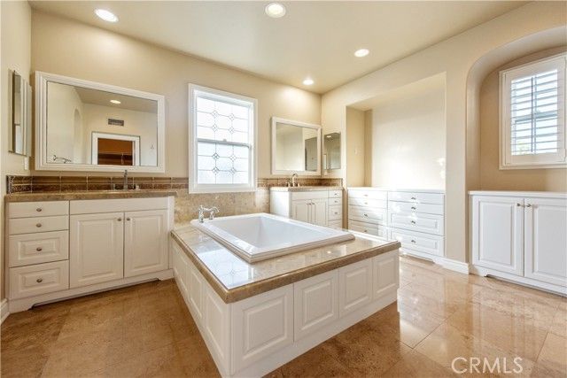 23 Breezes, Irvine, CA 92620