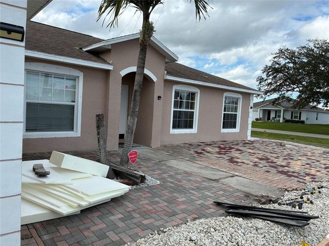 602 SW Kenyoun Street, Port St. Lucie, FL 34983