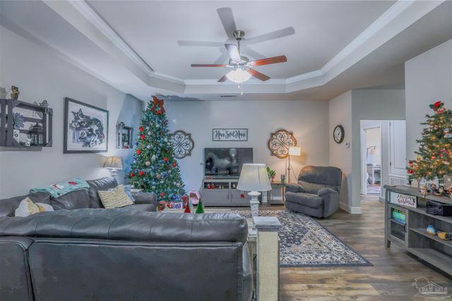 3879 Shady Grove Dr, Pace, FL 32571