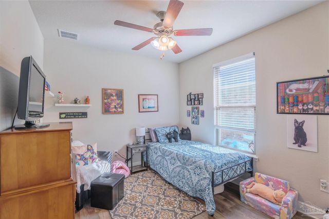 3879 Shady Grove Dr, Pace, FL 32571