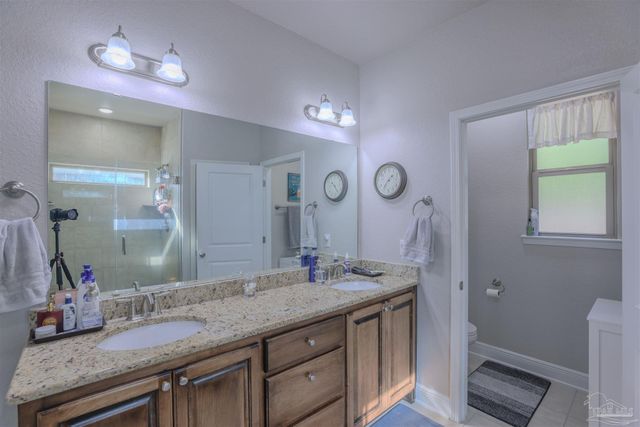 3879 Shady Grove Dr, Pace, FL 32571