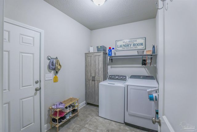 3879 Shady Grove Dr, Pace, FL 32571