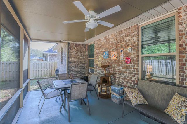 3879 Shady Grove Dr, Pace, FL 32571