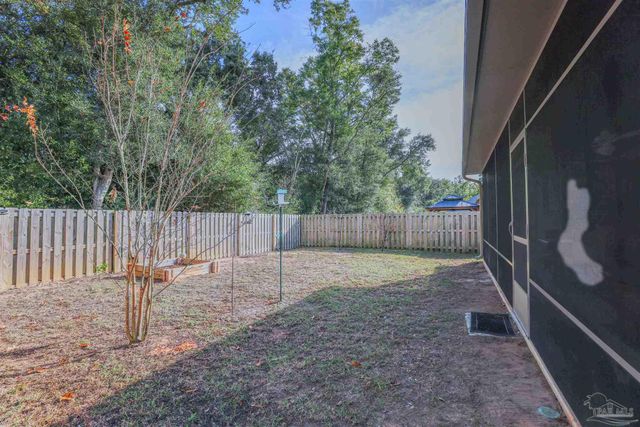 3879 Shady Grove Dr, Pace, FL 32571