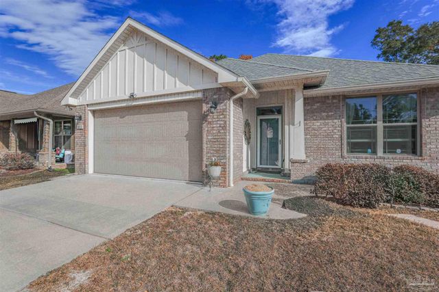 3879 Shady Grove Dr, Pace, FL 32571