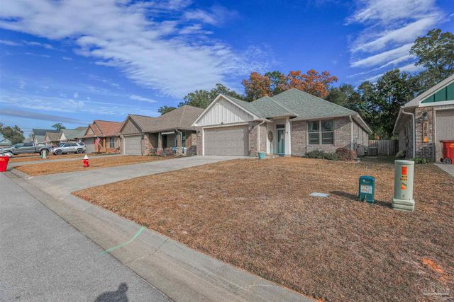 3879 Shady Grove Dr, Pace, FL 32571