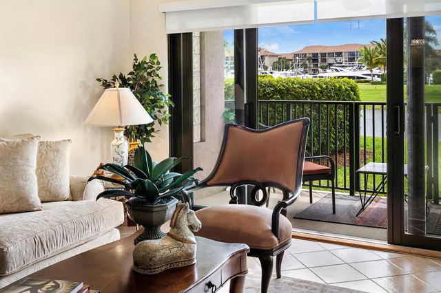 601 Seafarer Circle 104, Jupiter, FL 33477