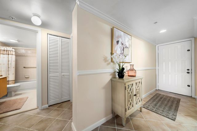 601 Seafarer Circle 104, Jupiter, FL 33477