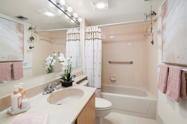 601 Seafarer Circle 104, Jupiter, FL 33477