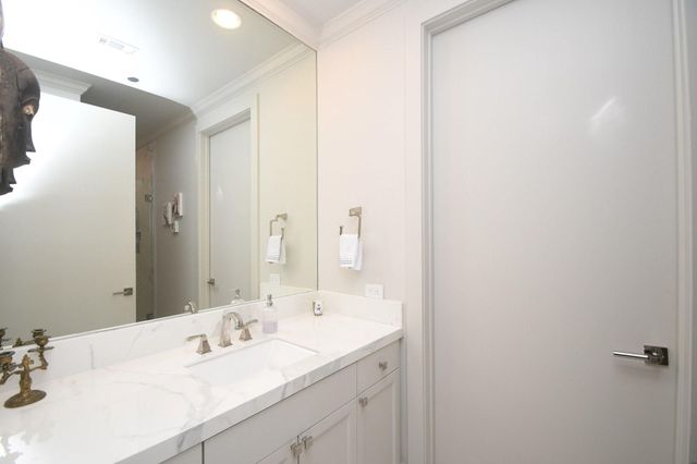 5005 Hidalgo Street 209, Houston, TX 77056