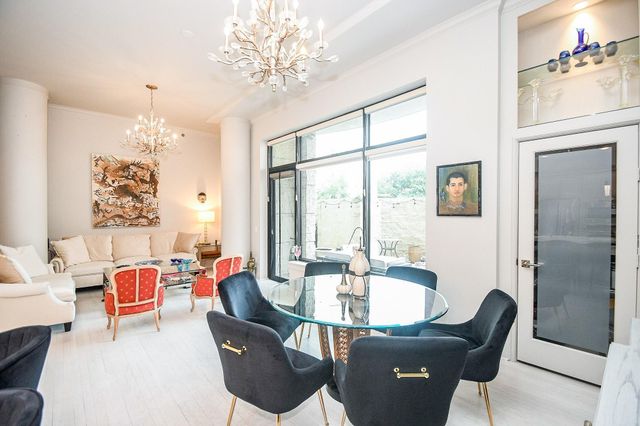 5005 Hidalgo Street 209, Houston, TX 77056