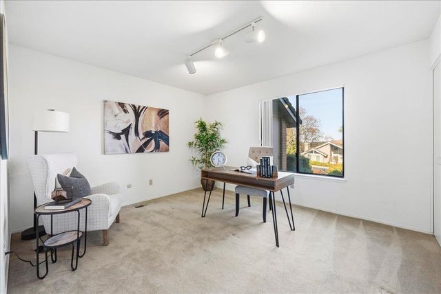 11110 Tanglewood Dr, Auburn, CA 95603