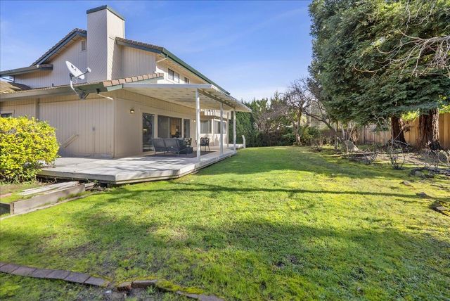 11110 Tanglewood Dr, Auburn, CA 95603
