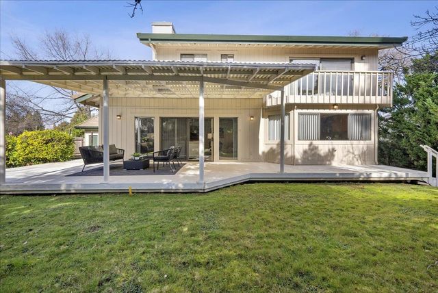 11110 Tanglewood Dr, Auburn, CA 95603