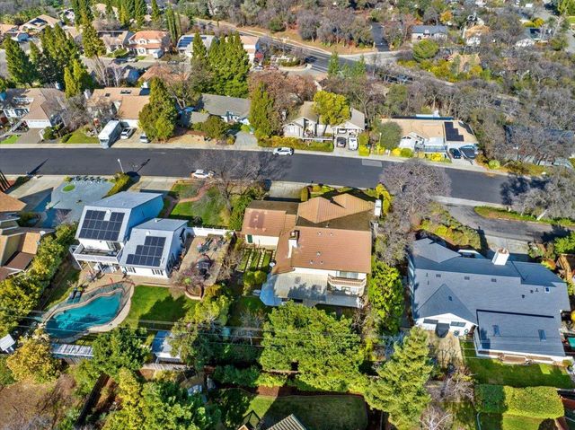 11110 Tanglewood Dr, Auburn, CA 95603