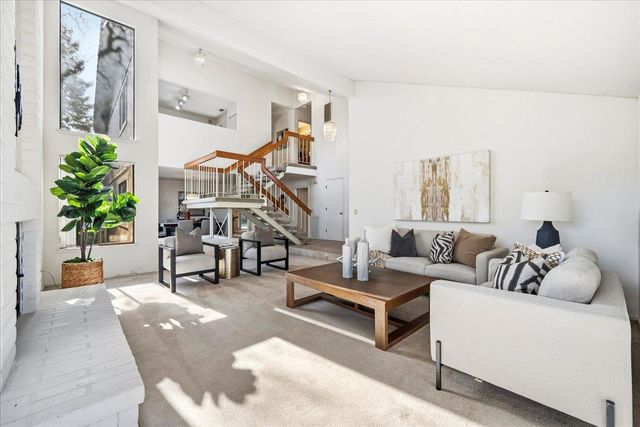 11110 Tanglewood Dr, Auburn, CA 95603