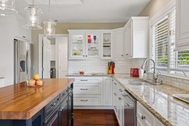 17 Christo Dr, Hilton Head Island, SC 29926