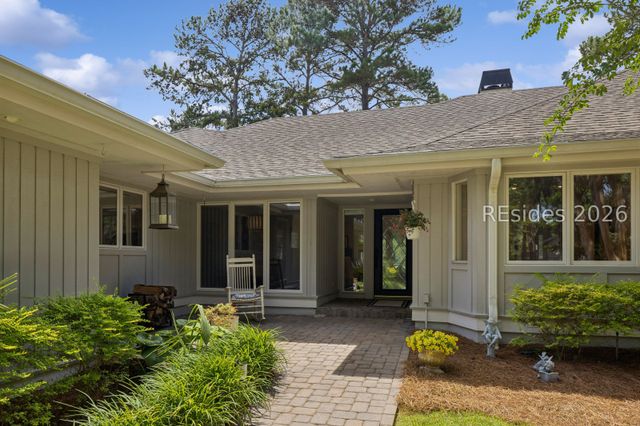 17 Christo Dr, Hilton Head Island, SC 29926